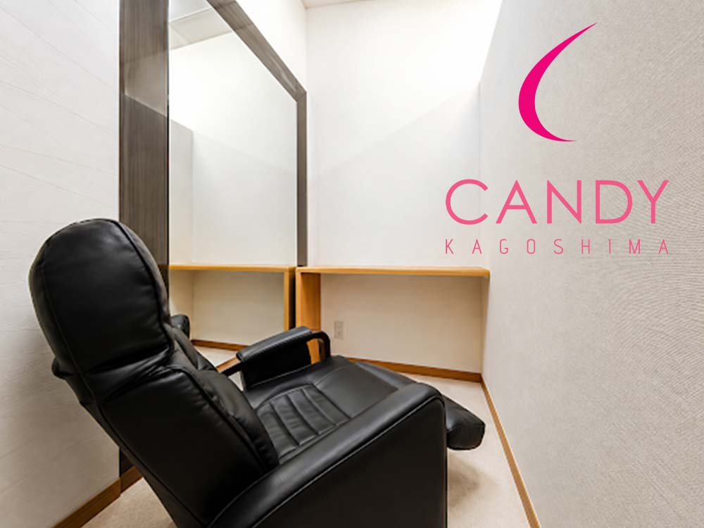 椅子と鏡を備えたCandyの個室待機スペース内部